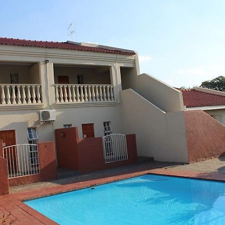 Flamboyant Guest Lodge Johannesburg Exteriér fotografie